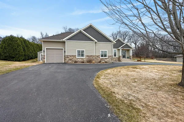 $699,900 | 55 Bluegrass Drive, Alexandria, MN 56308