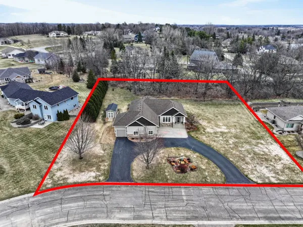 $699,900 | 55 Bluegrass Drive, Alexandria, MN 56308