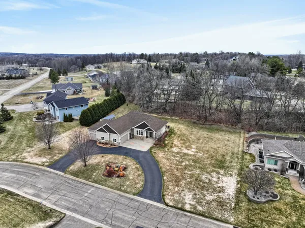 $699,900 | 55 Bluegrass Drive, Alexandria, MN 56308