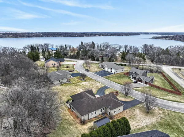 $699,900 | 55 Bluegrass Drive, Alexandria, MN 56308
