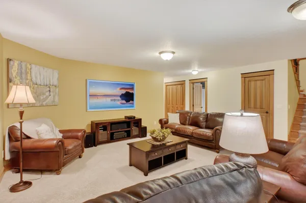 $699,900 | 55 Bluegrass Drive, Alexandria, MN 56308