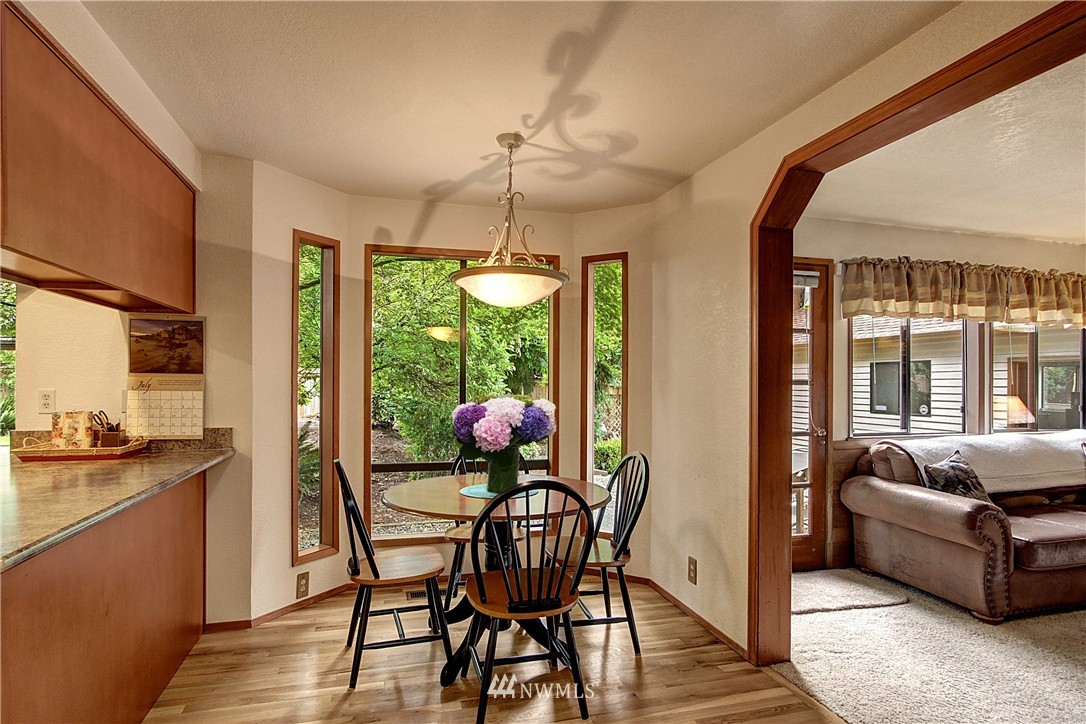 12804 Northeast 185th Court Bothell, WA 98011 - Photo 9 of 18 Gallery Image 9
