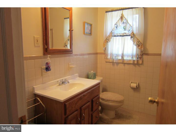 244 Youngs Road Hamilton, NJ 08619 - Photo 8 of 11 Gallery Image 8