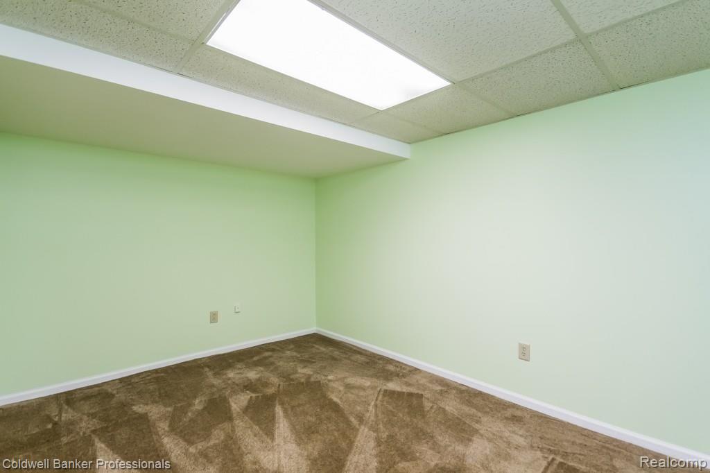 155 Meadow Ln Circle, Unit 21 Rochester Hills, MI 48307 - Photo 23 of 31