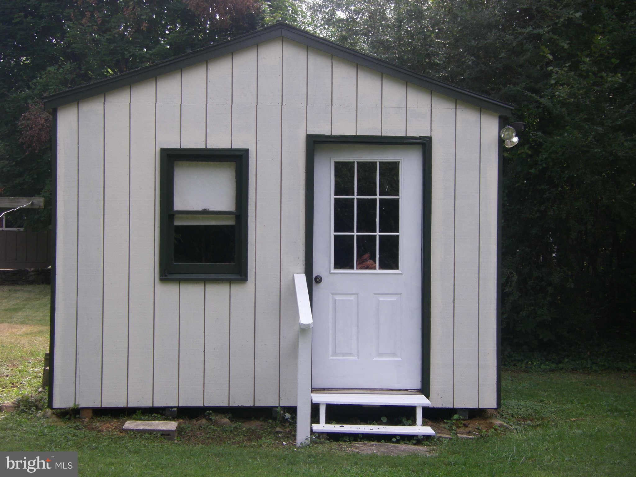 244 Dry Mill Road Southwest Leesburg, VA 20175 - Photo 4 of 14 Exterior (Rear)
