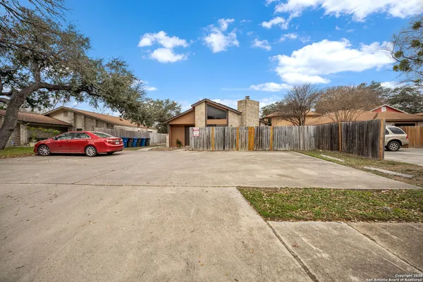 $1,250 | 11703 Whisper Valley Street, San Antonio, TX 78230