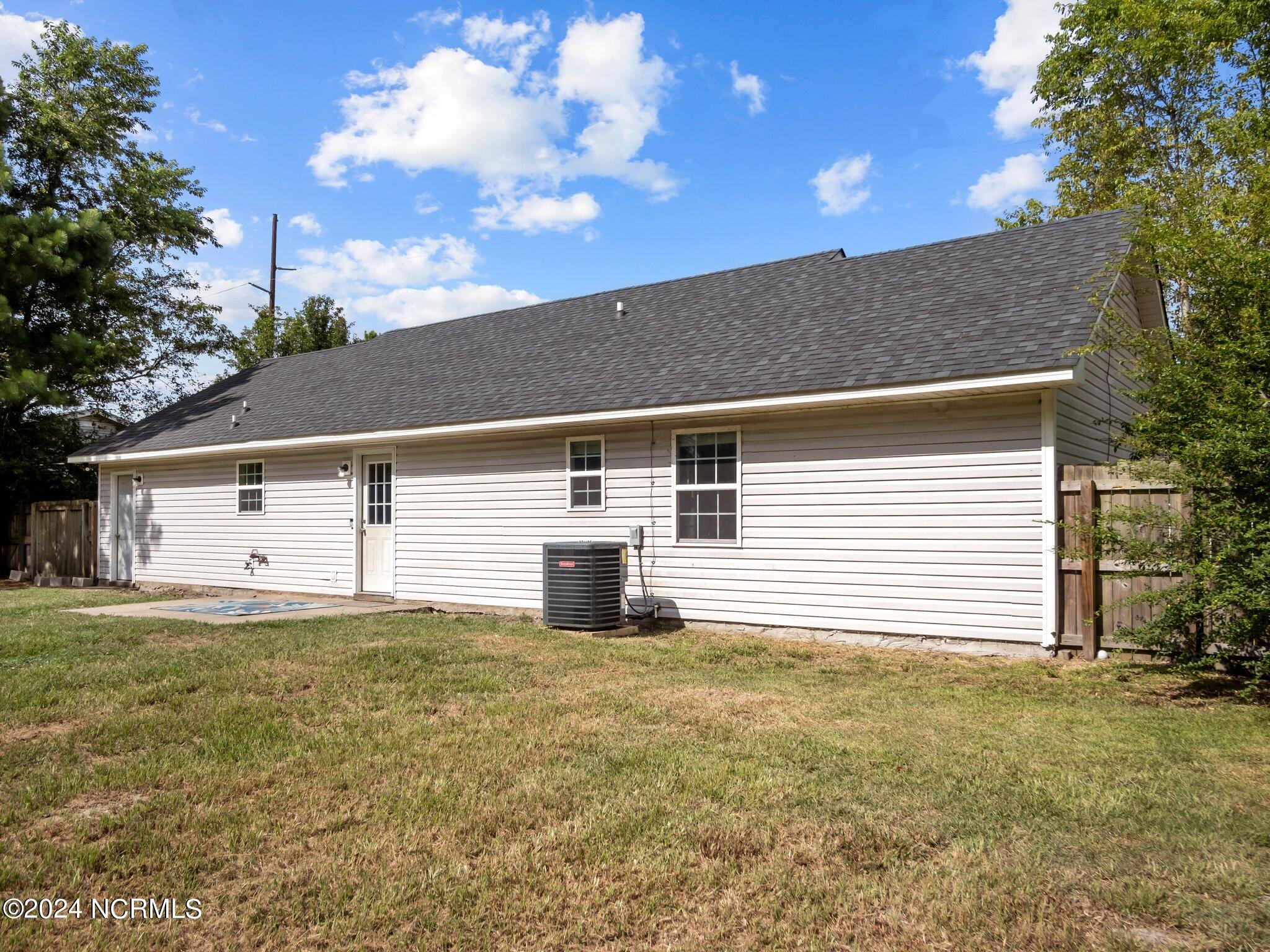 332 Riggs Road Hubert, NC 28539 - Photo 40 of 43 6-web-or-mls-06
