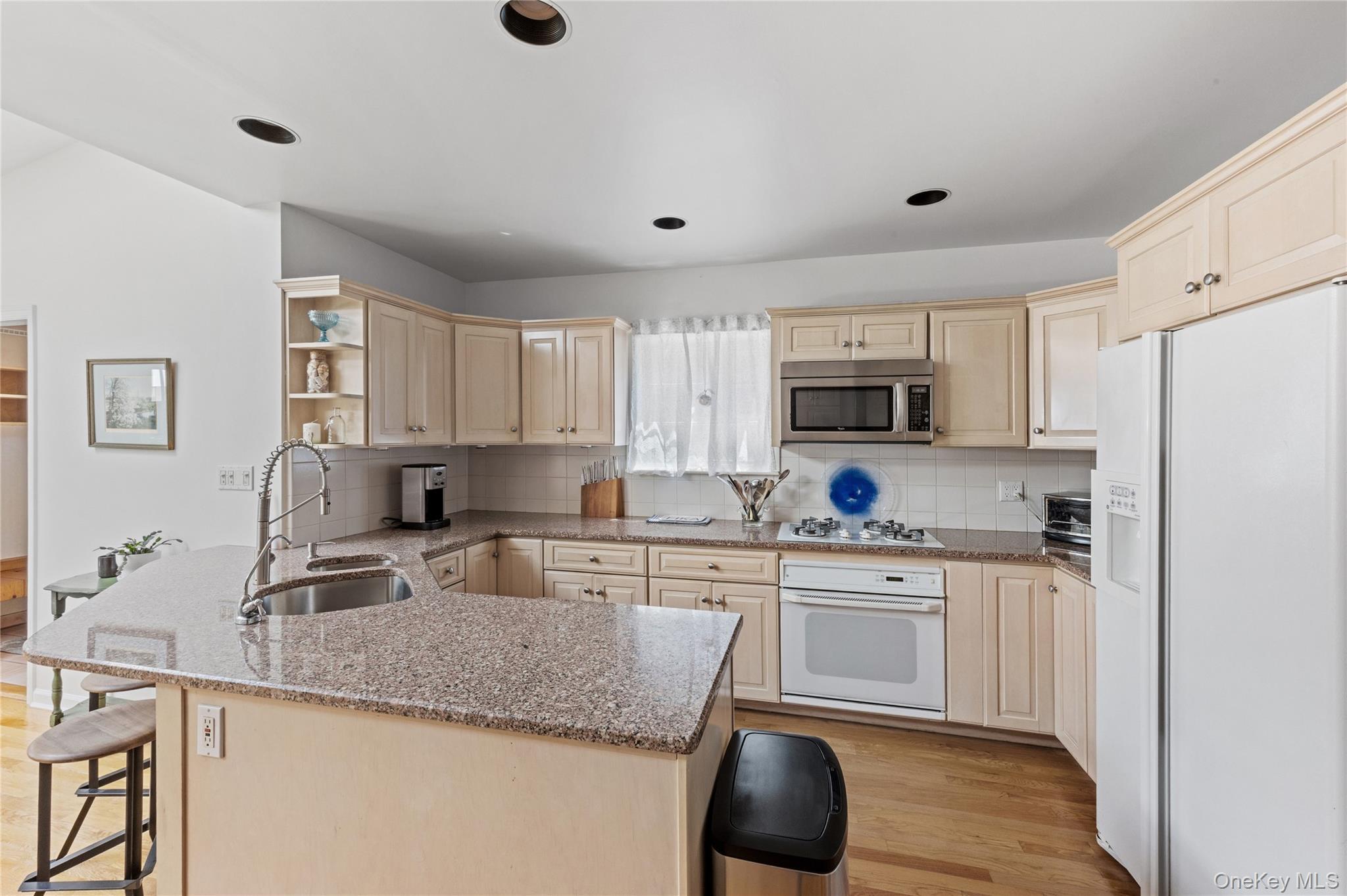 75 Bulson Road Rockville Centre, NY 11570 - Photo 11 of 41
