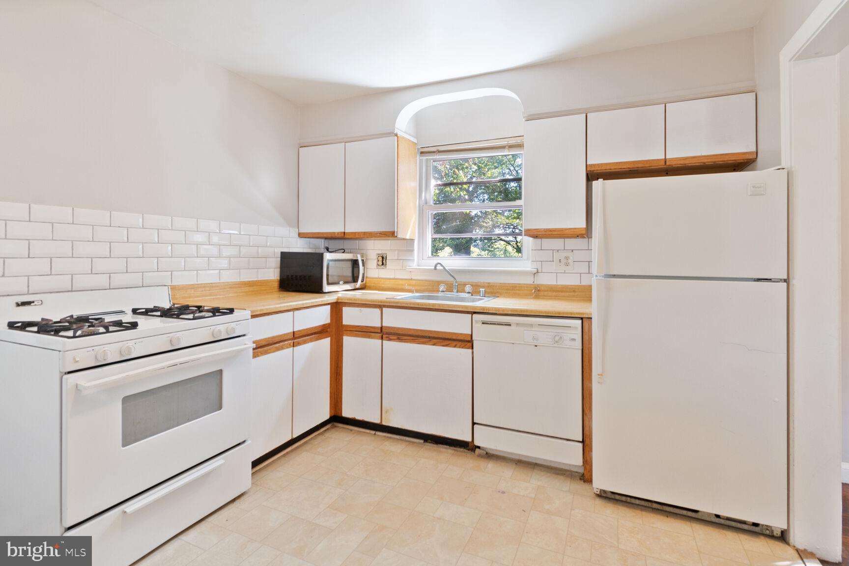 9017 Sudbury Road Silver Spring, MD 20901 - Photo 8 of 27