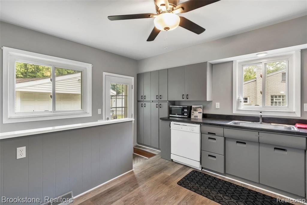 392 Winry Drive Rochester Hills, MI 48307 - Photo 20 of 35