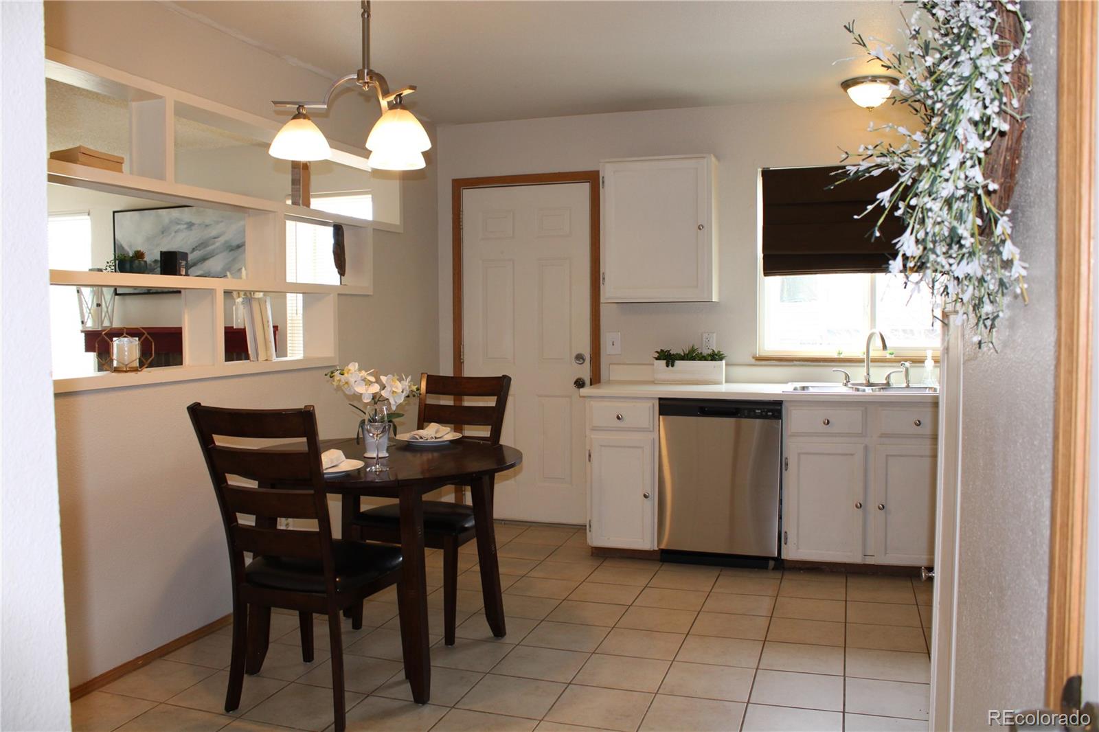 9491 Devon Court Highlands Ranch, CO 80126 - Photo 4 of 9