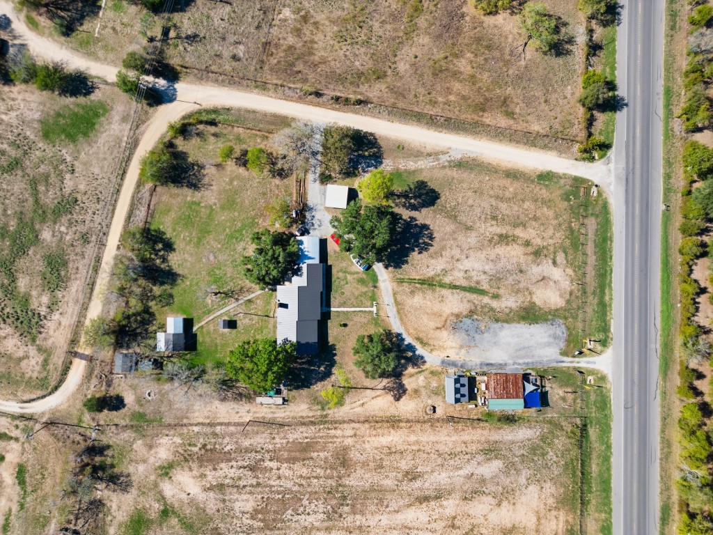 3777 San Marcos Highway Luling, TX 78648 - Photo 9 of 37 a view of a bird bath