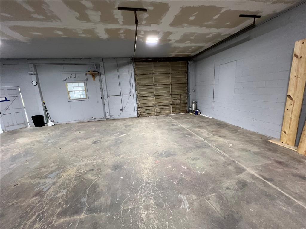 5536 Jackson Trail Road Hoschton, GA 30548 - Photo 29 of 41 a view of a garage