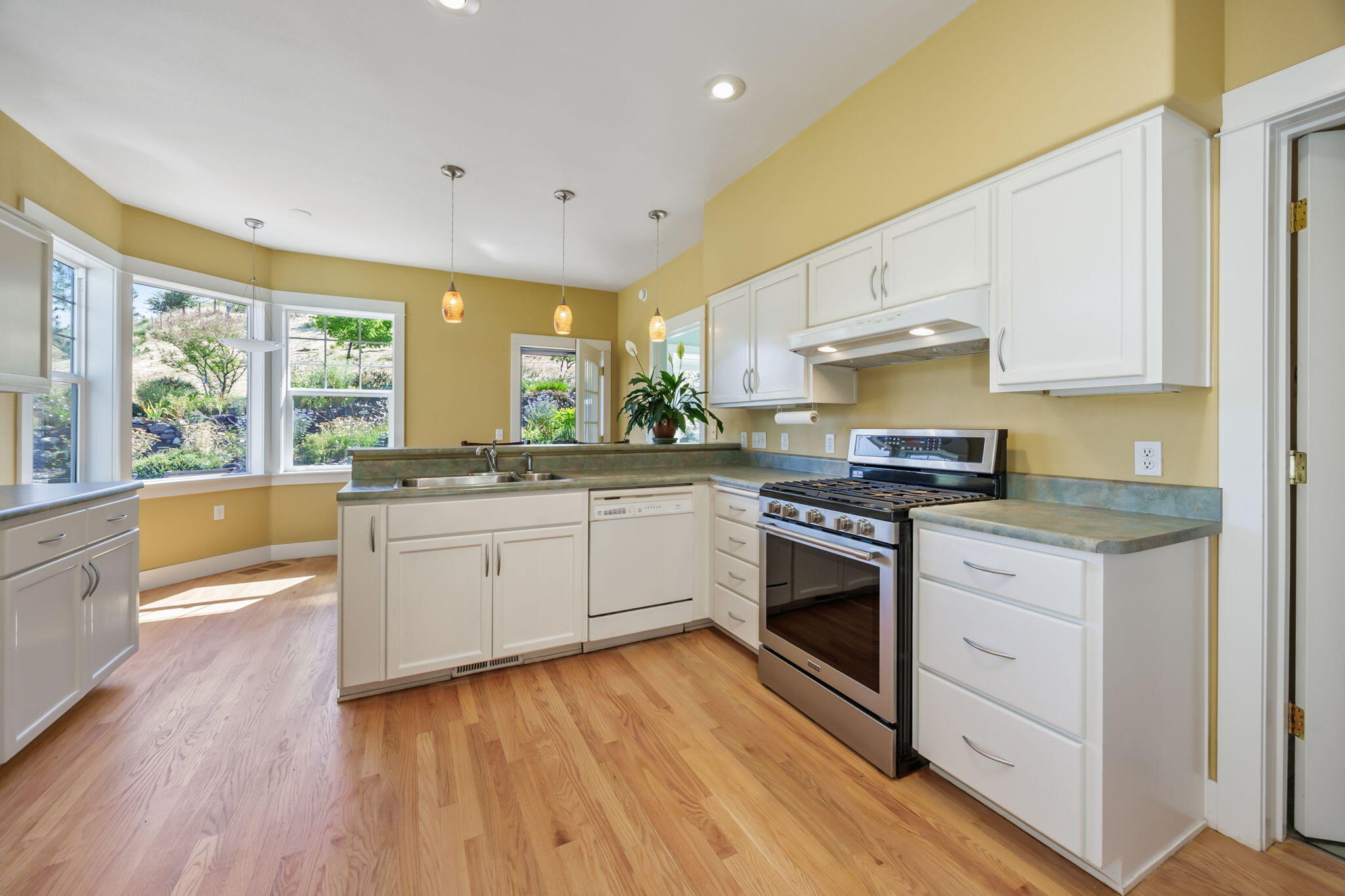 770 River Rock Road Ashland, OR 97520 - Photo 28 of 45 ApxRR (32)