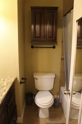 a view of a water room and an ocean view