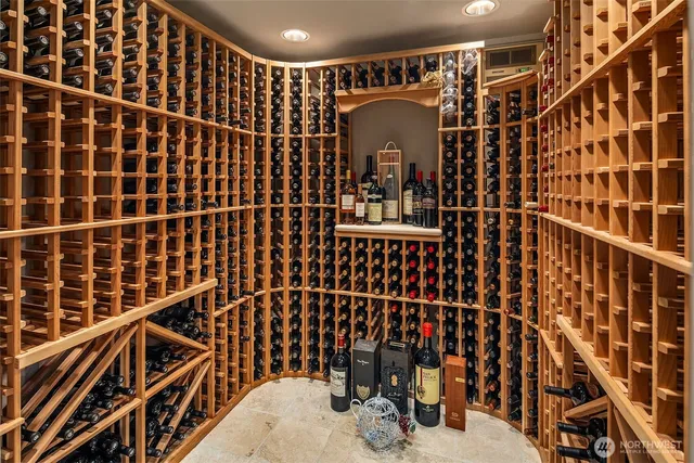 $8,400,000 | 1322 91st Avenue Northeast, Clyde Hill, WA 98004