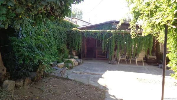 $1,700 | 29010 Lilac Road, Valley Center, CA 92082