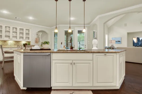 $675,000 | 210 Chirping Squirrel Court, Pinehurst, TX 77362