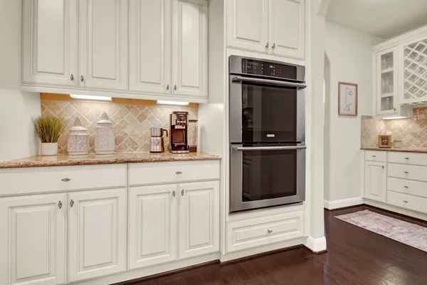 $675,000 | 210 Chirping Squirrel Court, Pinehurst, TX 77362