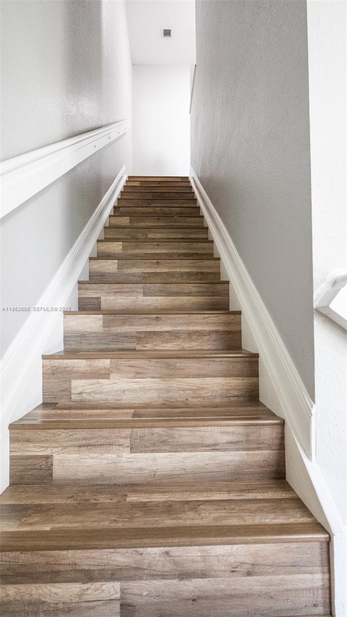 2547 Southwest 119th Terrace Miramar, FL 33025 - Photo 6 of 41 a view of entryway