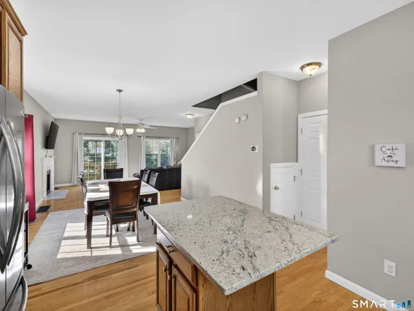 $279,900 | 18 Forestview Drive, Unit 18, Norwich, CT 06360