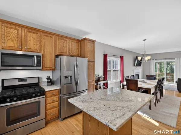 $279,900 | 18 Forestview Drive, Unit 18, Norwich, CT 06360