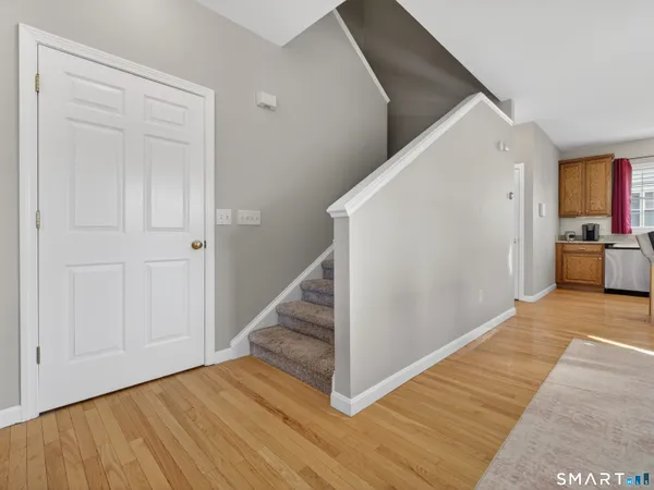 $279,900 | 18 Forestview Drive, Unit 18, Norwich, CT 06360