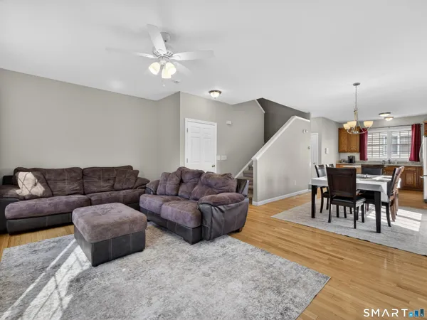 $279,900 | 18 Forestview Drive, Unit 18, Norwich, CT 06360