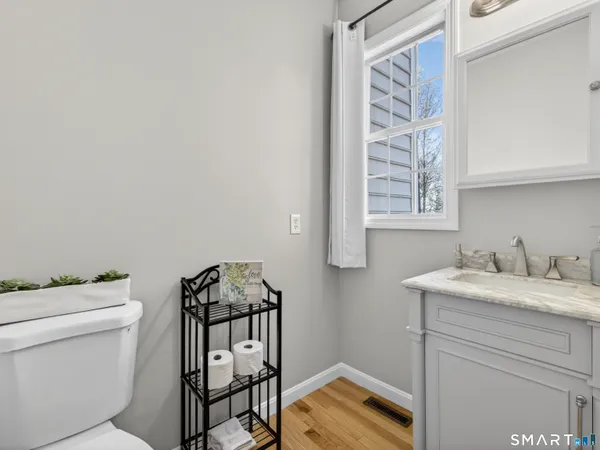 $279,900 | 18 Forestview Drive, Unit 18, Norwich, CT 06360