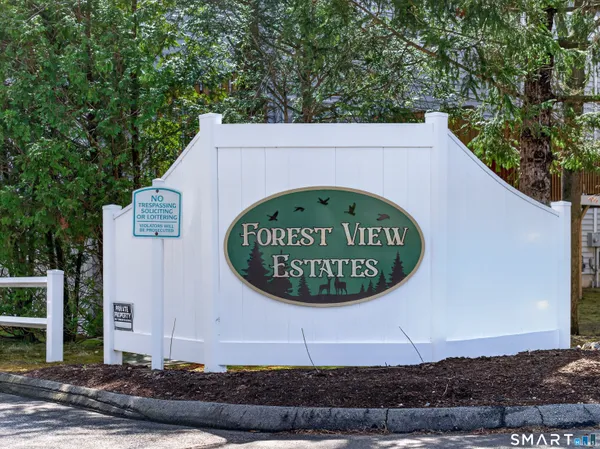 $279,900 | 18 Forestview Drive, Unit 18, Norwich, CT 06360