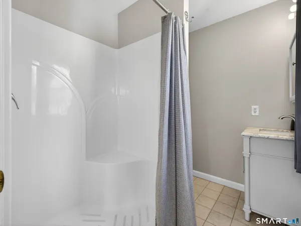 $279,900 | 18 Forestview Drive, Unit 18, Norwich, CT 06360