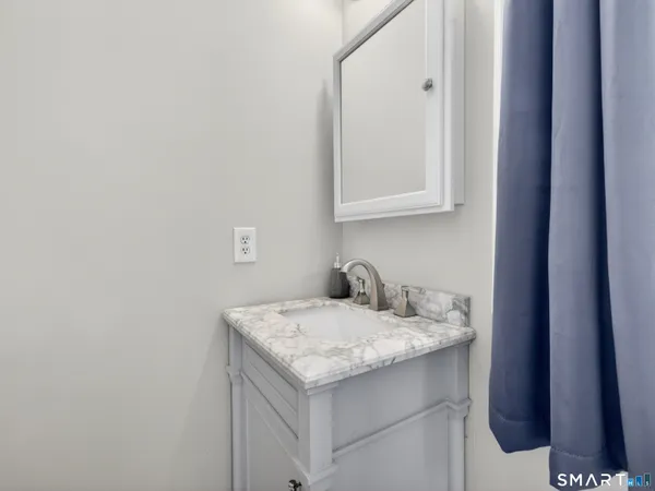$279,900 | 18 Forestview Drive, Unit 18, Norwich, CT 06360
