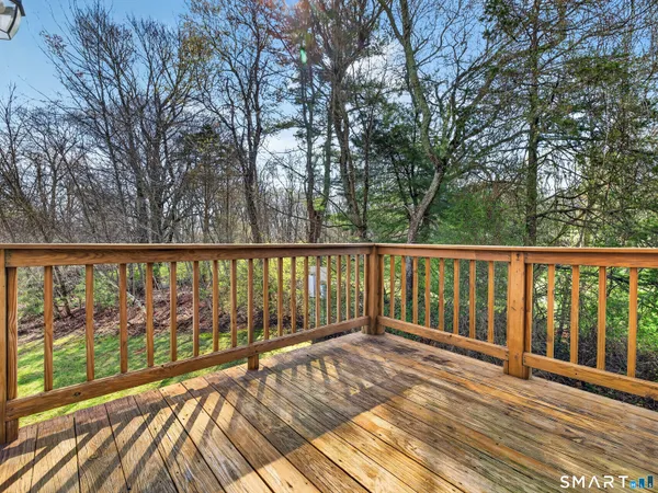 $279,900 | 18 Forestview Drive, Unit 18, Norwich, CT 06360