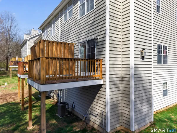 $279,900 | 18 Forestview Drive, Unit 18, Norwich, CT 06360