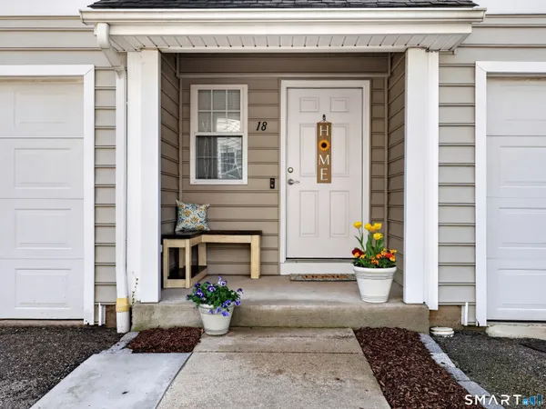 $279,900 | 18 Forestview Drive, Unit 18, Norwich, CT 06360