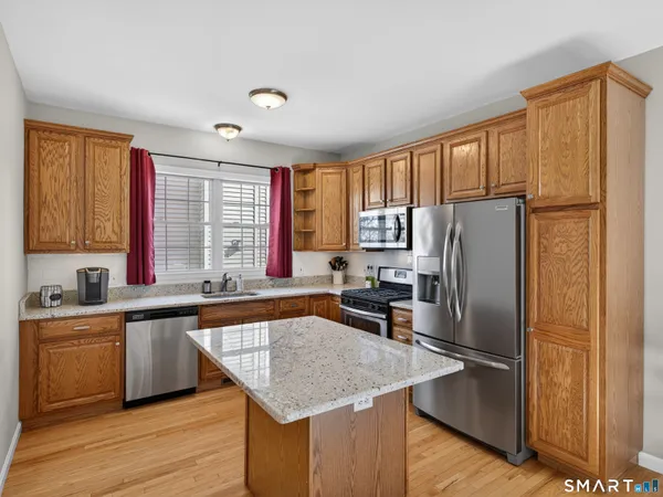 $279,900 | 18 Forestview Drive, Unit 18, Norwich, CT 06360