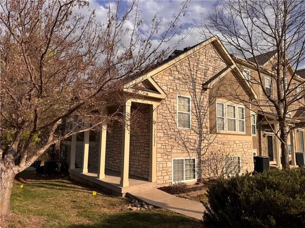 $285,000 | 11171 South Woodsonia Drive, Olathe, KS 66061