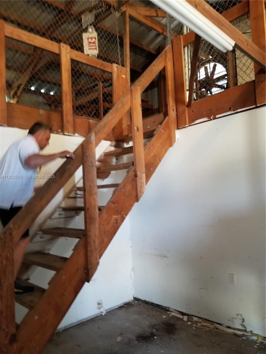 10660 Summerland Road Key Largo, FL 33037 - Photo 8 of 17 Interior Stairs