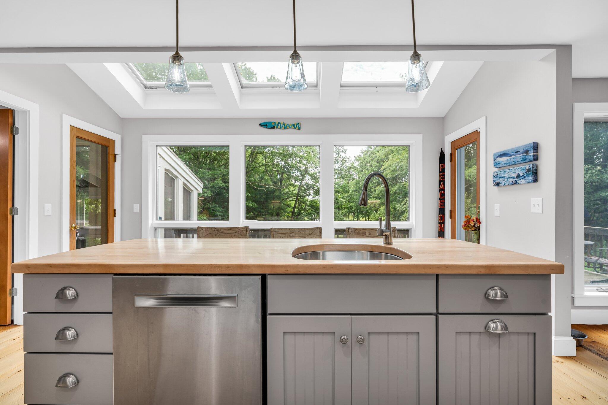 155 River Road York, ME 03902 - Photo 14 of 69 52-web-or-mls-DSC04027