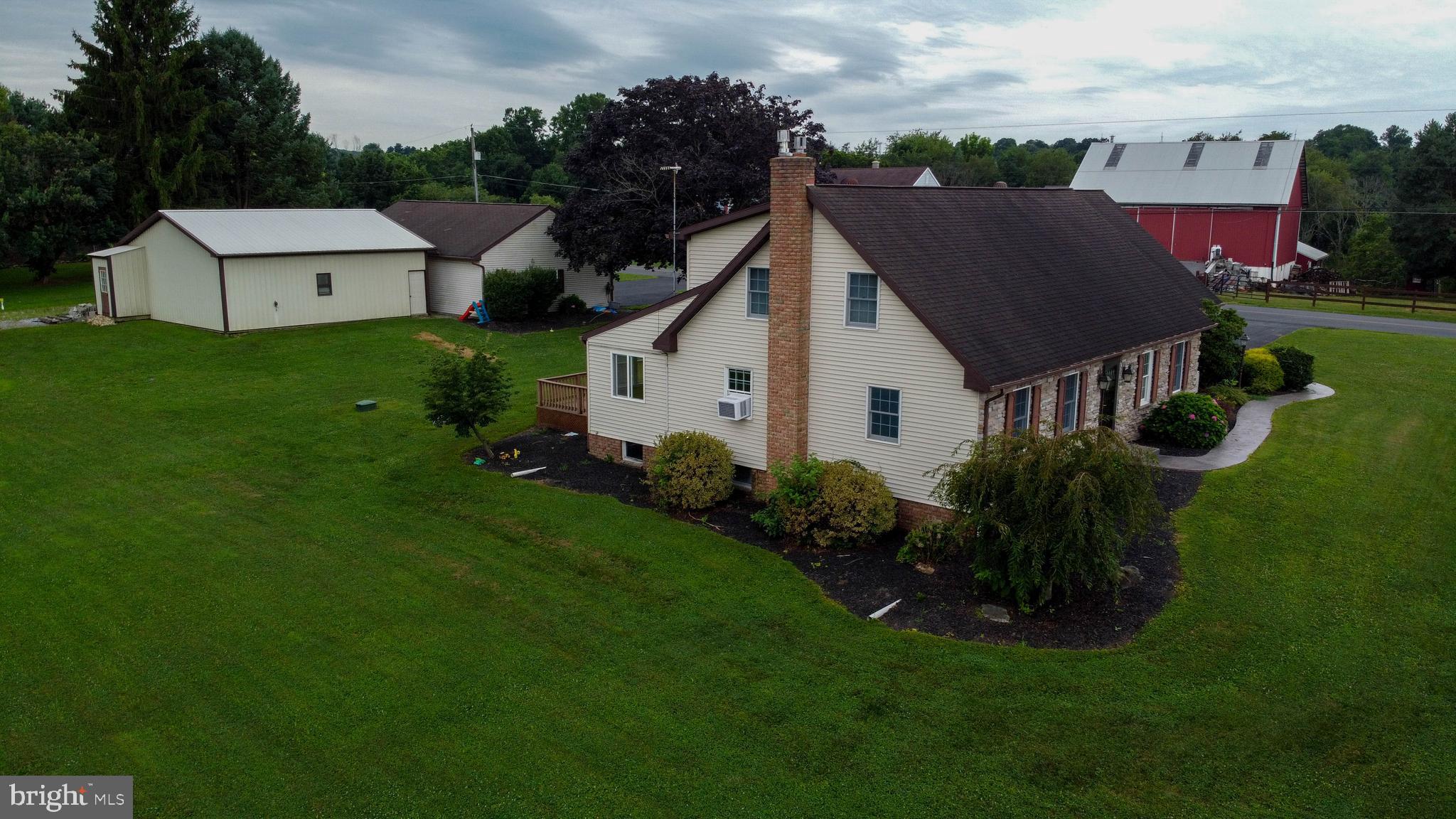 372 Sawmill Road New Providence, PA 17560 - Photo 4 of 72