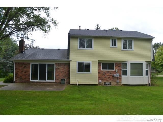 937 Dickson Lane Rochester, MI 48307 - Photo 6 of 6 31253117-5.JPG