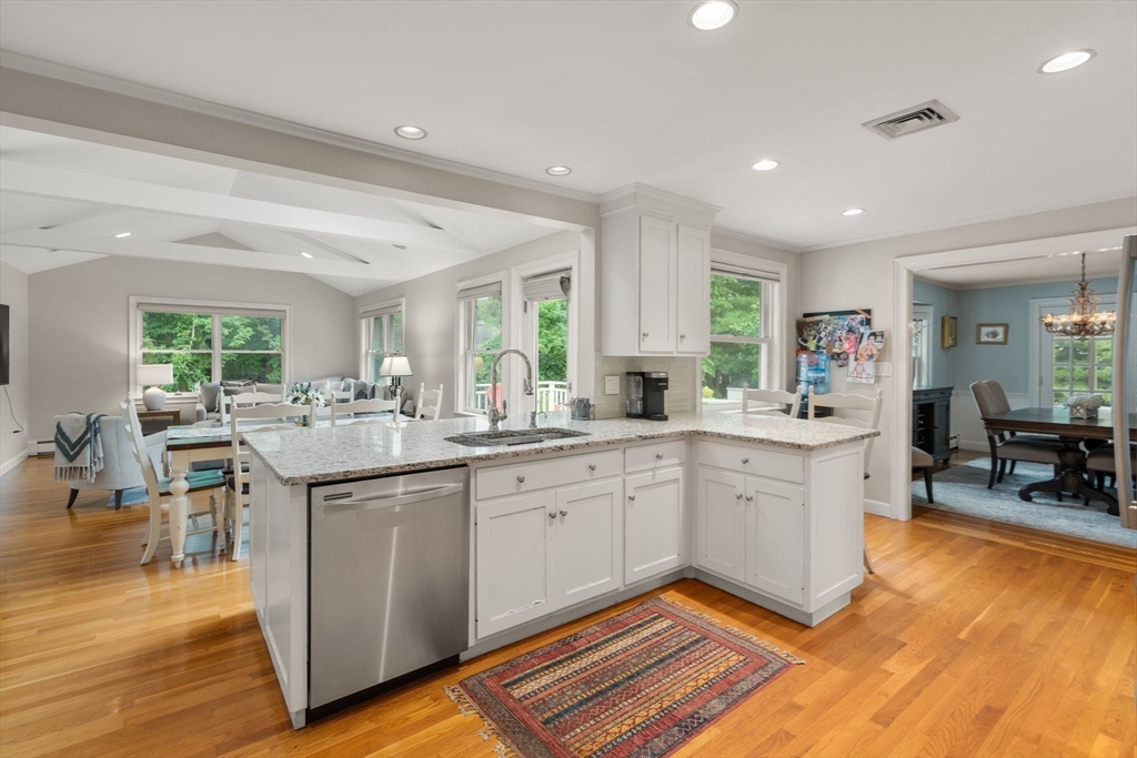 74 Spring Valley Road Belmont, MA 02478 - Photo 10 of 41