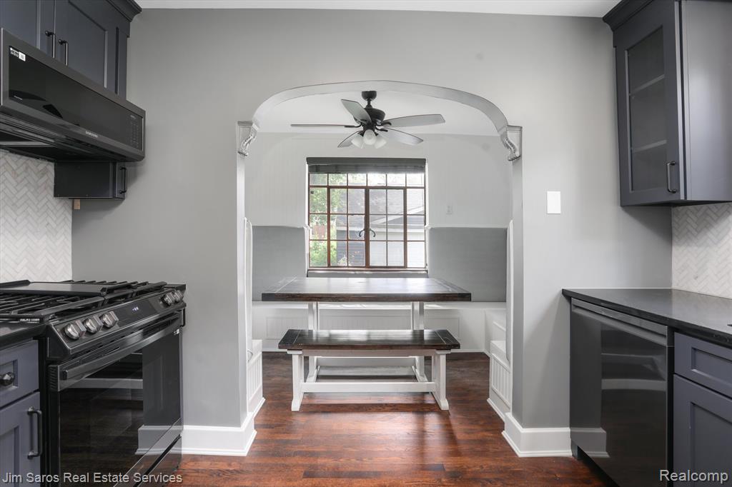 4475 Yorkshire Road Detroit, MI 48224 - Photo 12 of 32