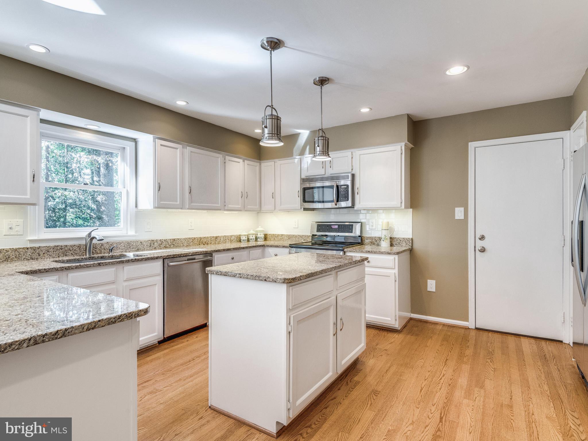 11617 Deer Forest Road Reston, VA 20194 - Photo 7 of 30 Kitchen