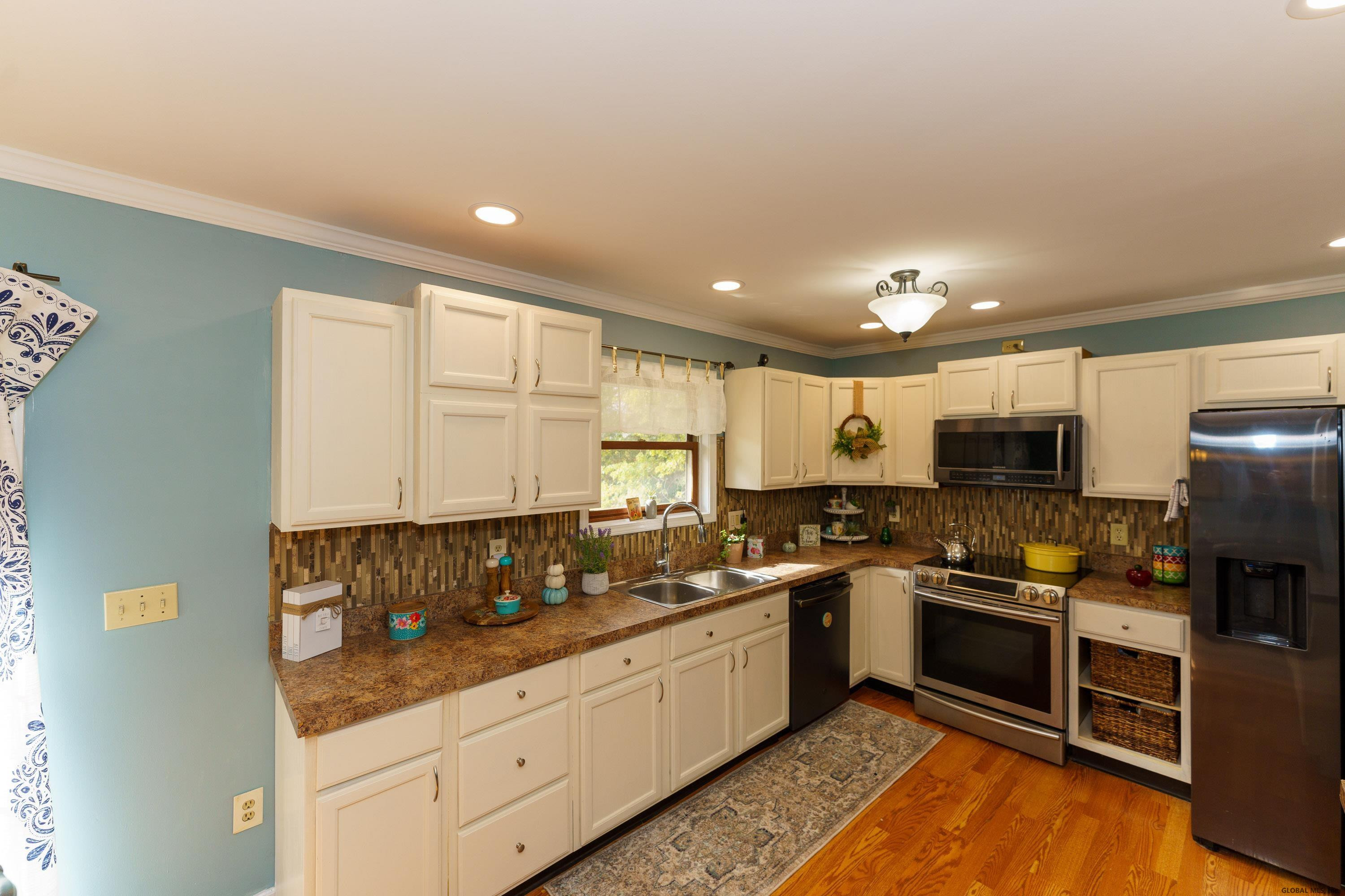 188 A Forts Ferry Road Colonie, NY 12110 - Photo 14 of 36 Photo 16