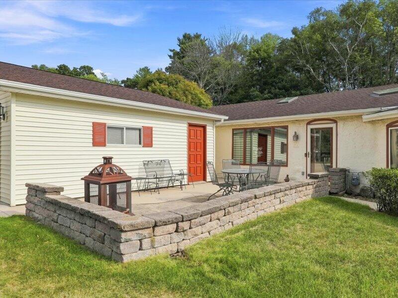 3013 37th Street Two Rivers, WI 54241 - Photo 3 of 44 10-DSC_01578