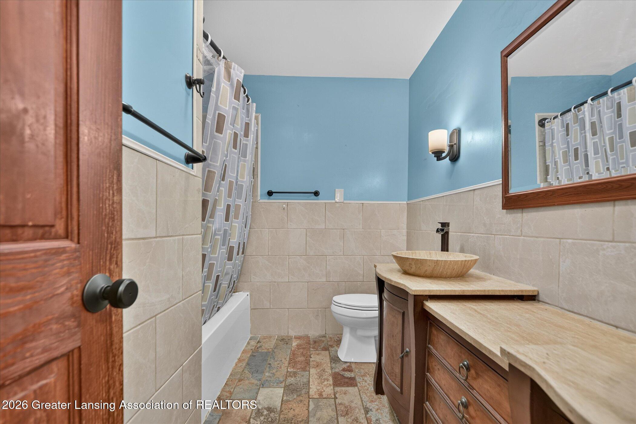 2915 North Cambridge Road Lansing, MI 48911 - Photo 21 of 36 18
