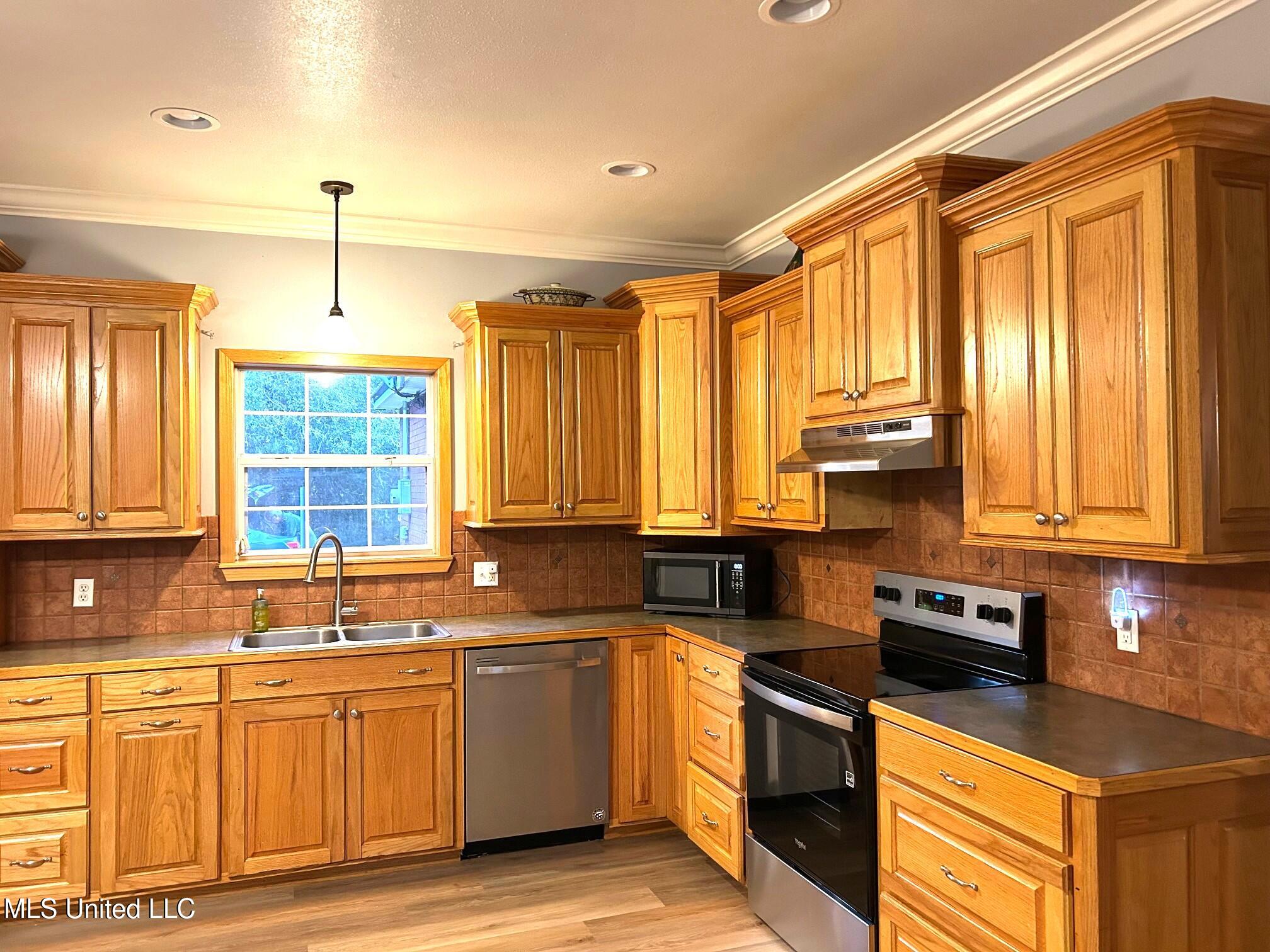 1025 Clover Lane McComb, MS 39648 - Photo 8 of 17 Kitchen