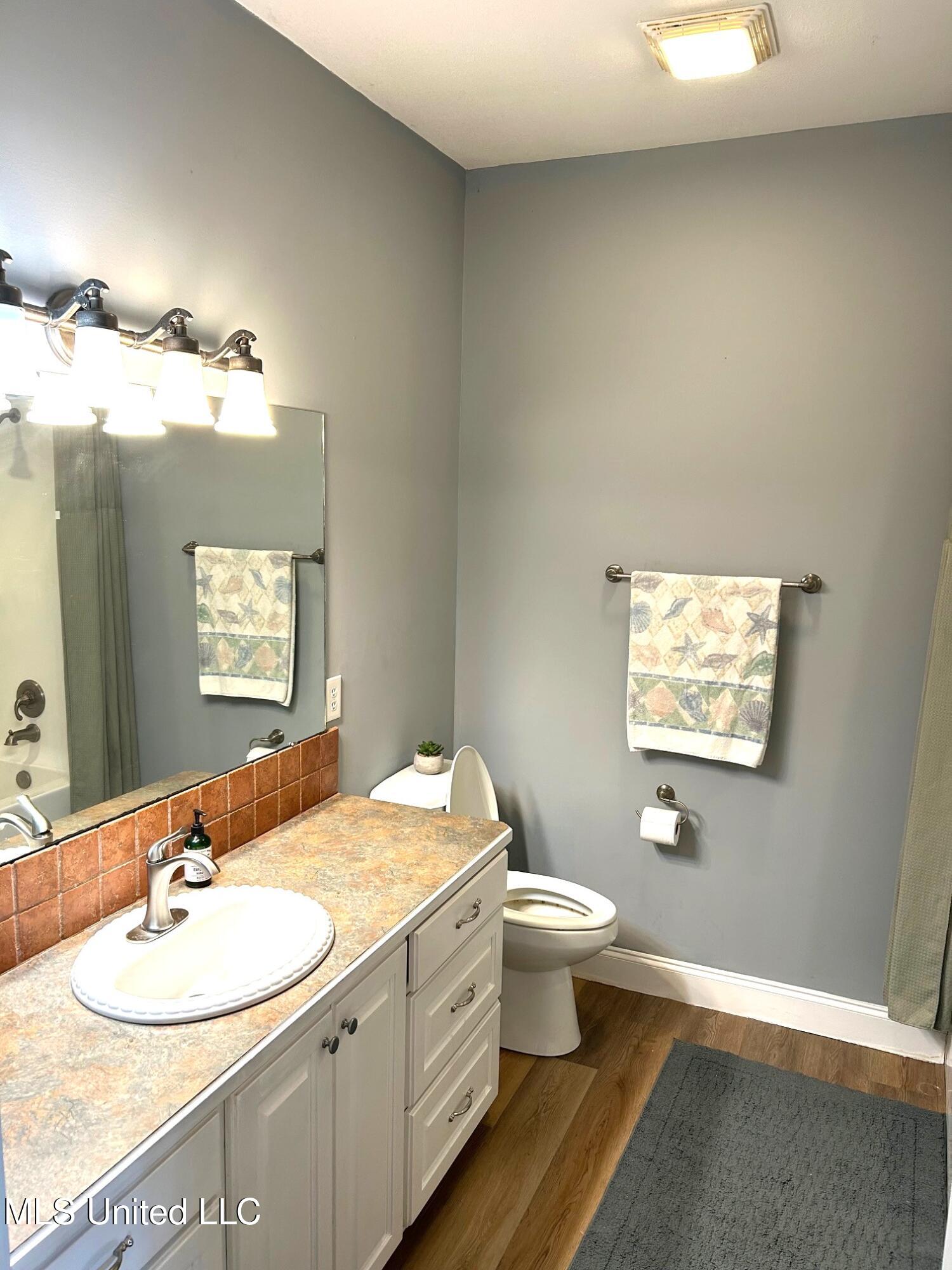 1025 Clover Lane McComb, MS 39648 - Photo 10 of 17 Primary bath