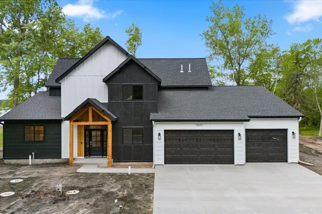 $1,315,000 | 1130 Park Ridge Drive West, Minnetonka, MN 55305